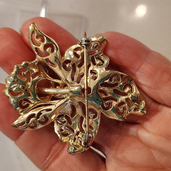 Statement brooch lapel pin gold tone with pearl accent bead pin back - Picture 2 of 4